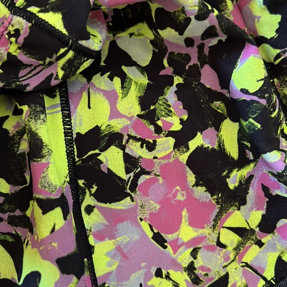 Lululemon Hotty Hot HR Short 4” Lined Sz 4 - Picture 4 of 5